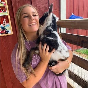 Meet your Posher, Caroline